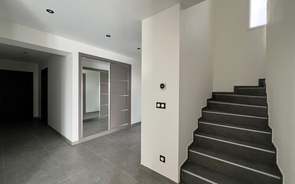 Maison à vendre    6 pièces • 182 m2 Rumilly