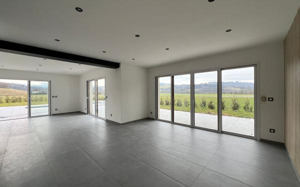 Maison à vendre    6 pièces • 182 m2 Rumilly