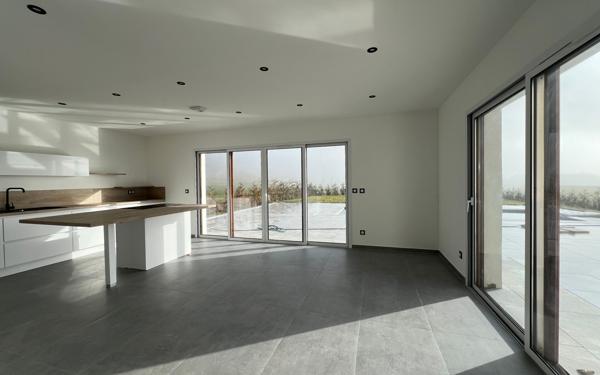 Maison à vendre    6 pièces • 182 m2 Rumilly