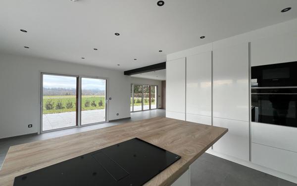 Maison à vendre    6 pièces • 182 m2 Rumilly