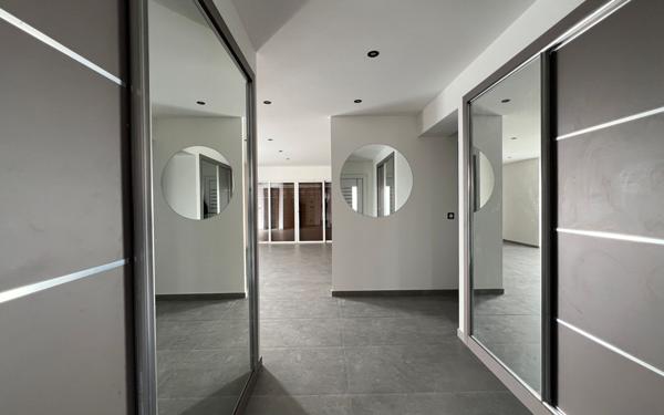 Maison à vendre    6 pièces • 182 m2 Rumilly