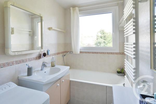Appartement F3 à vendre  3 pièces - 71,40 m 2   CROSNE  - 91