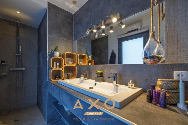 EGUILLES - BASTIDE XIX EME- 250M² - PARC 7 500M² - PISCINE - VUE SAINTE VICTOIRE ET VILLAGE D'EGUILLES -  1 390 000€