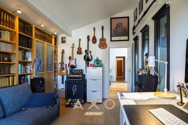 EGUILLES - BASTIDE XIX EME- 250M² - PARC 7 500M² - PISCINE - VUE SAINTE VICTOIRE ET VILLAGE D'EGUILLES -  1 390 000€