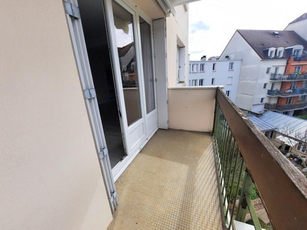 À LOUER BEL APPARTEMENT 3 PIECES 61,45M2 AVEC BALCON - DIJON JOUVENCE / MONTCHAPET