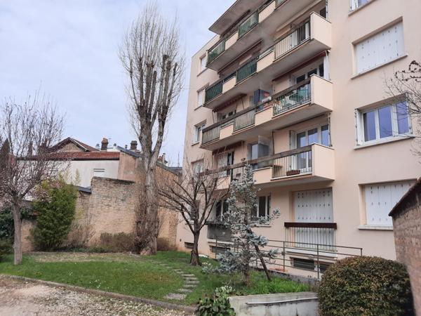 À LOUER BEL APPARTEMENT 3 PIECES 61,45M2 AVEC BALCON - DIJON JOUVENCE / MONTCHAPET