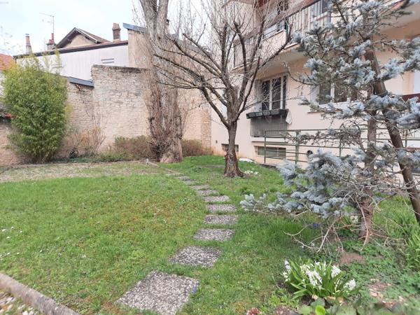 À LOUER BEL APPARTEMENT 3 PIECES 61,45M2 AVEC BALCON - DIJON JOUVENCE / MONTCHAPET