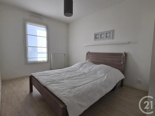 Appartement F3 à vendre  3 pièces - 60,19 m 2   EVRY  - 91
