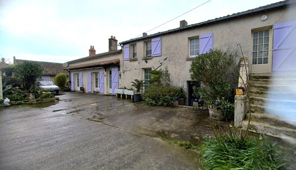 Longère en pierre au coeur du vignoble du Layon