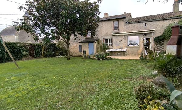 Longère en pierre au coeur du vignoble du Layon