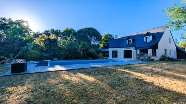 Ploërmel – La Généreuse et Intime Maison d’Architecte (260 m²) Parc & Piscine Plein Sud