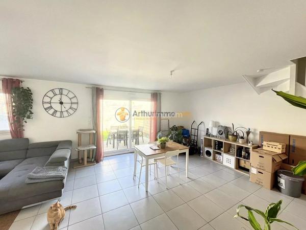 Vente Immeuble 16 pièces 368 m2 à Les Petites-Loges