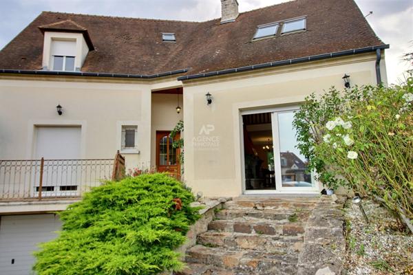 Maison Vernouillet 8 pièce(s) 180 m2 €594 000 ** - Référence 854