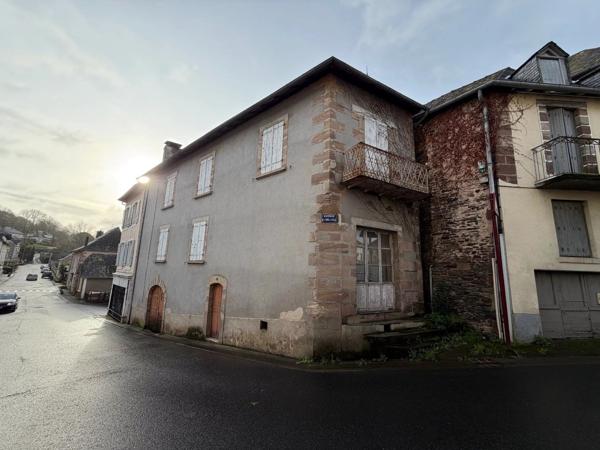 Vente                                                      Maison
                        
                     3 pièces                      110 m2                     à Allassac