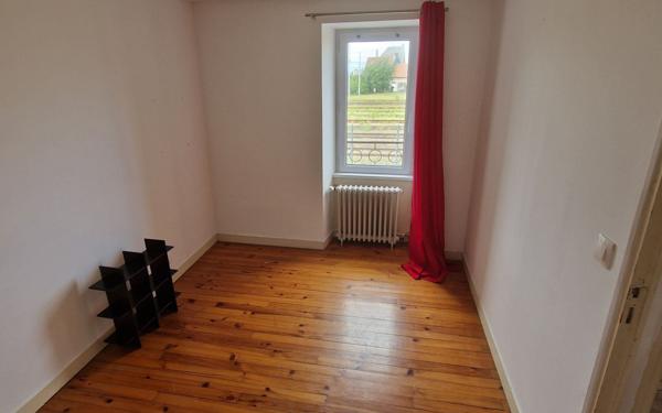 Appartement à louer    3 pièces •  Ploumagoar