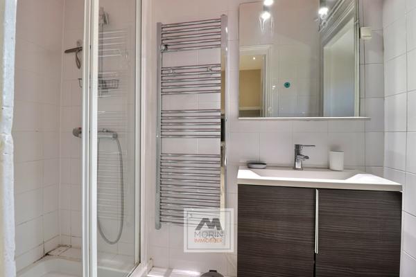 BORDEAUX Croix Blanche / Judaïque - à vendre appartement avec 1 chambre dans un immeuble en pierre
