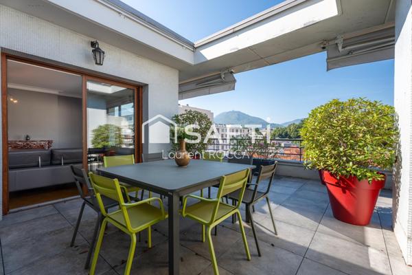 Dernier étage d’exception avec terrasse panoramique au cœur de Chambéry