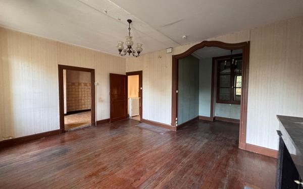 Maison à vendre    4 pièces •  Crémieu