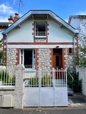 Maison à vendre 2 chambres, plus studio 4 pièces au total SAINT CYR SUR LOIRE (37)