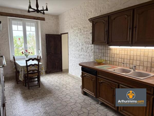 Vente                                                      Maison de village
                        
                     6 pièces                      190 m2                     à Longueval-Barbonval