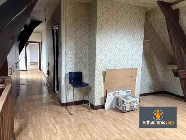 Vente                                                      Maison de village
                        
                     6 pièces                      190 m2                     à Longueval-Barbonval