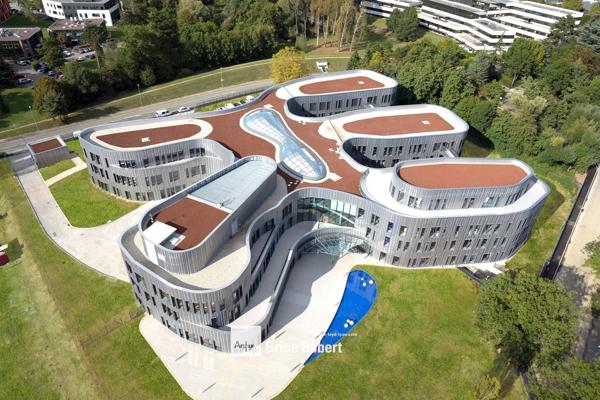 Bureaux à louer à Limonest grands plateaux modulables lumineux Techlid