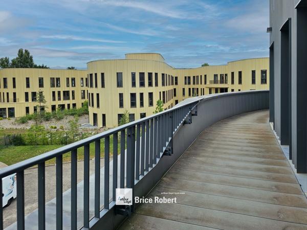Bureaux à louer à Limonest grands plateaux modulables lumineux Techlid