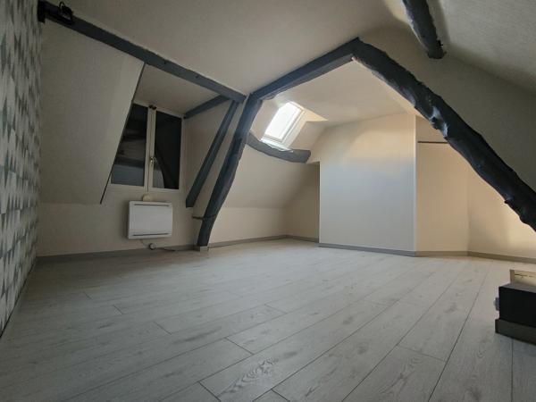 PLEIN CENTRE VILLE, MAISON ANCIENNE RENOVEE DE 100 M² HAB AVEC VERANDA ET DEPENDANCE PROCHE DE TOUT Beauvais (60000)