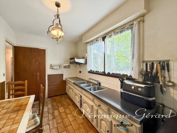 Maison de plain pied, 3 chambres sur environ 1500 M² de terrain. La campagne proche aux portes de Bordeaux.