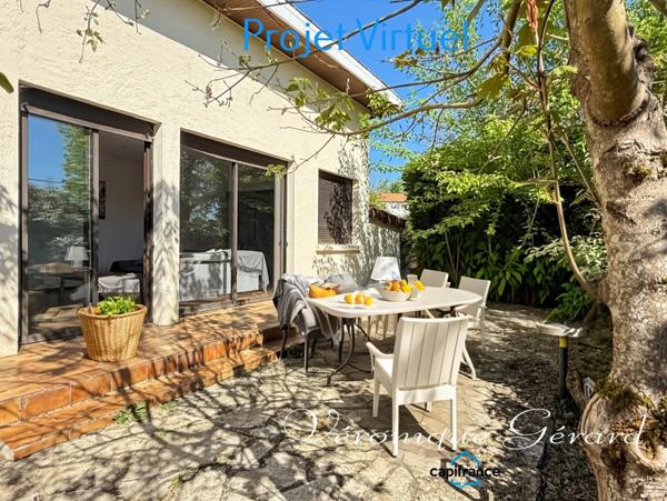Maison de plain pied, 3 chambres sur environ 1500 M² de terrain. La campagne proche aux portes de Bordeaux.