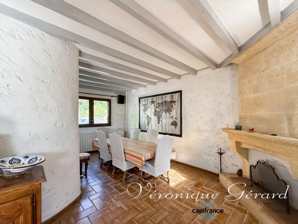 Maison de plain pied, 3 chambres sur environ 1500 M² de terrain. La campagne proche aux portes de Bordeaux.