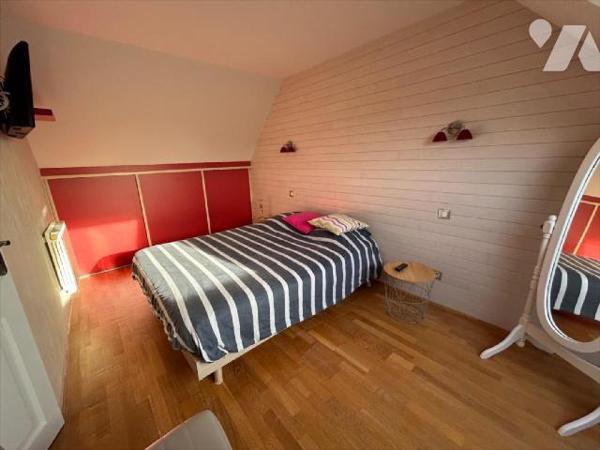 Belle maison dans les hauteurs d'Agon-Coutainville offrant de beaux volumes et une vie de plain...