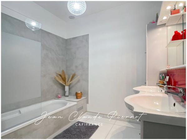 Dpt Gard (30), à vendre RODILHAN maison P6