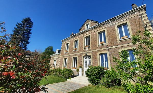 Maison 8 pièces - 400 m²