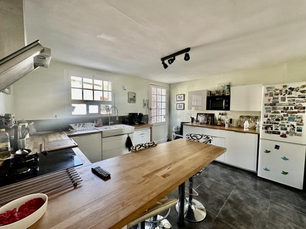 Maison 8 pièces - 400 m²