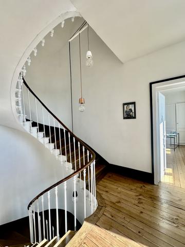 Maison 8 pièces - 400 m²