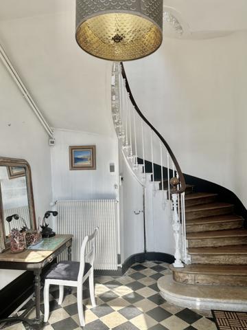 Maison 8 pièces - 400 m²