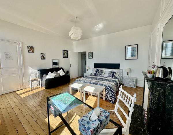 Maison 8 pièces - 400 m²