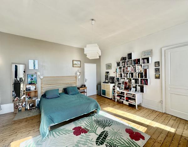 Maison 8 pièces - 400 m²