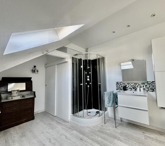 Maison 8 pièces - 400 m²