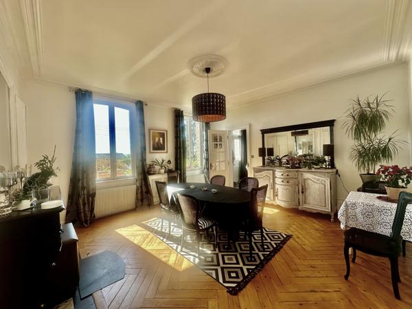 Maison 8 pièces - 400 m²