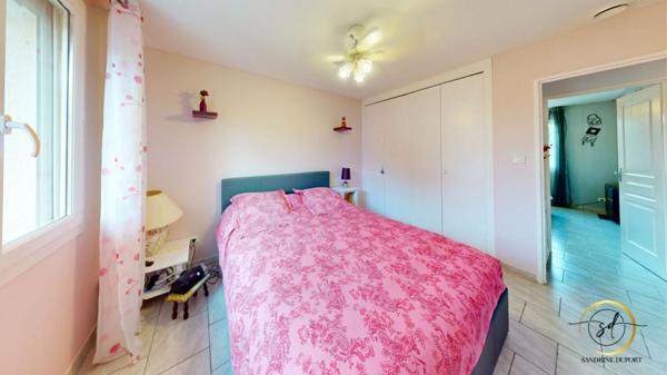 Cuxac D'Aude maison T5  111 m2 + dépendance  T2  de  66 m2 env sur terrain  clos et arboré de 1413 m2 avec piscine