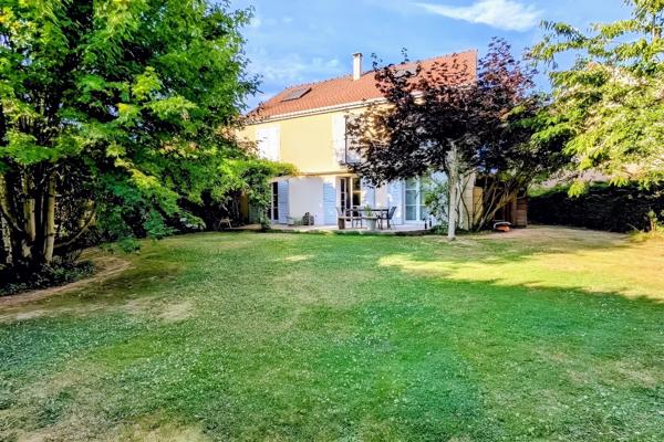 Magnifique maison dans résidence fermée