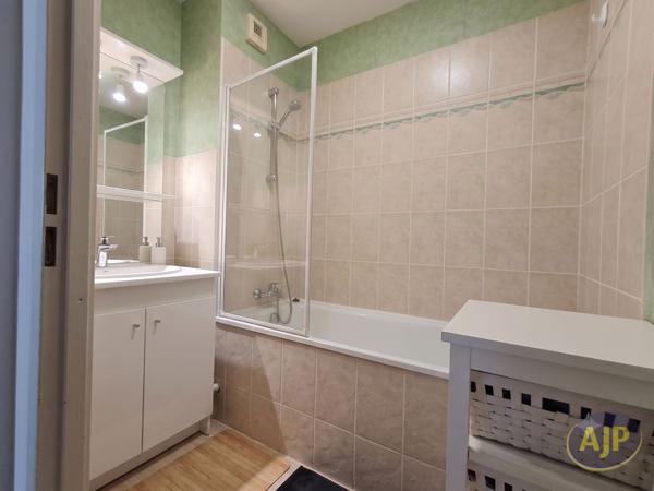 Appartement à louer Nantes : 2 pièces, 47m² avec 1 chambre(s) à 706€ - AJP Immobilier Nantes Ouest