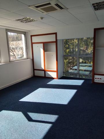 À LOUER - IMMEUBLE DE BUREAUX & ACTIVITÉ - 680 m²