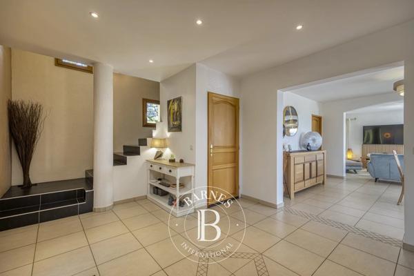 Cranves-Sales, Maison 4 Chambres -  220 m² à vendre