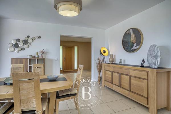 Cranves-Sales, Maison 4 Chambres -  220 m² à vendre