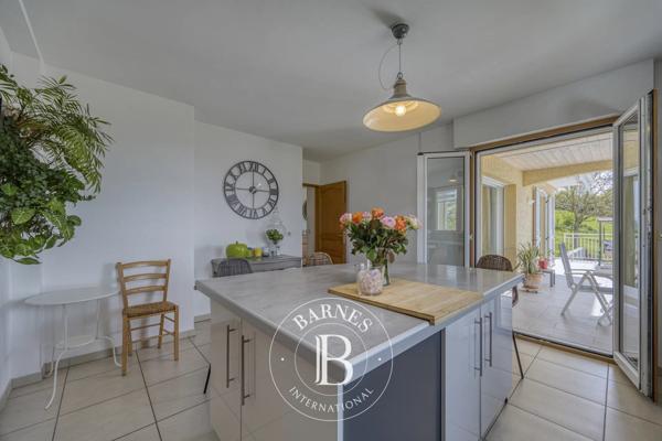 Cranves-Sales, Maison 4 Chambres -  220 m² à vendre