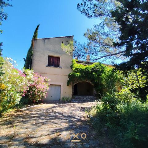 UZES - VILLA  - T9 - 242 M2 - PISCINABLE - GRAND GARAGE - JARDIN 1655 M2 - 620 000