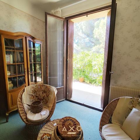 UZES - VILLA  - T9 - 242 M2 - PISCINABLE - GRAND GARAGE - JARDIN 1655 M2 - 620 000